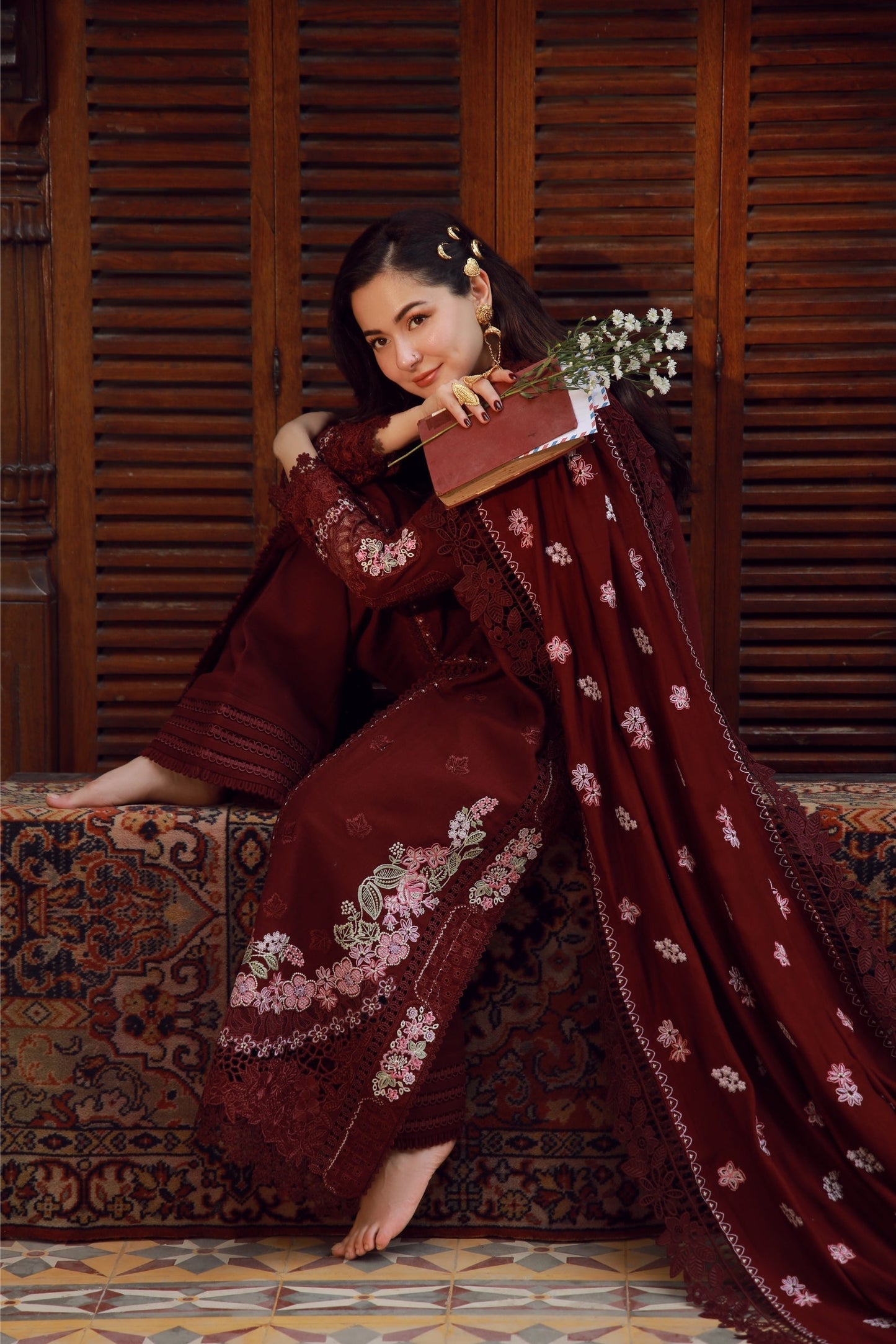 Maryam Hussain | Winter Shawl 25 | Taali