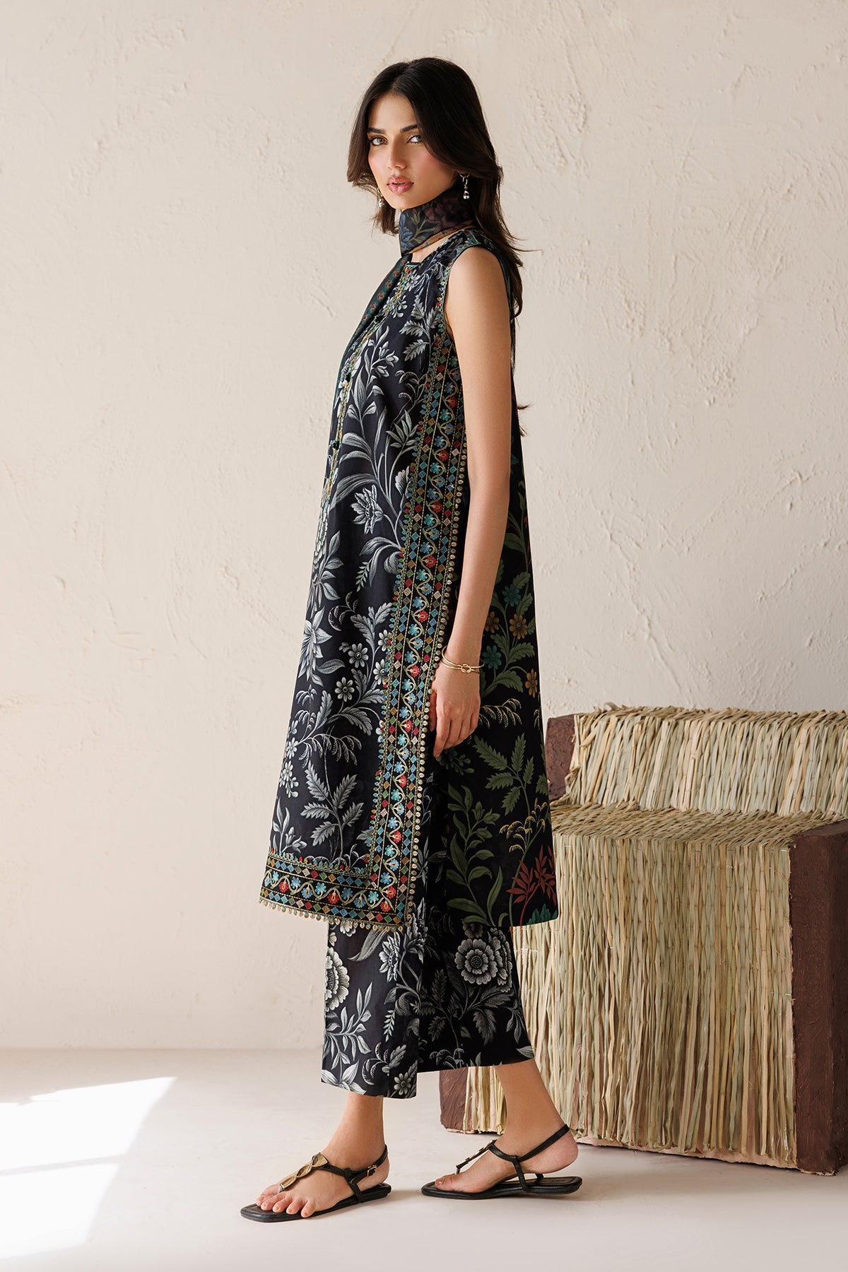 Baroque | Embroidered Lawn | SF-4516