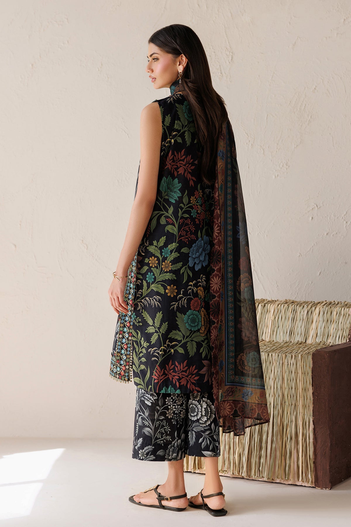 Baroque | Embroidered Lawn | SF-4516