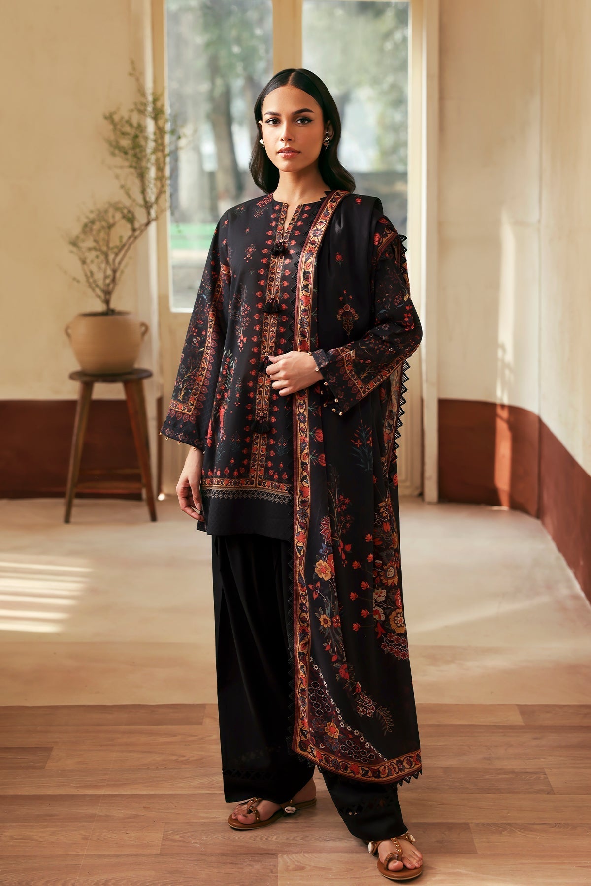 Sahar | Selene 25 | Royal Noir - House Of Anaya