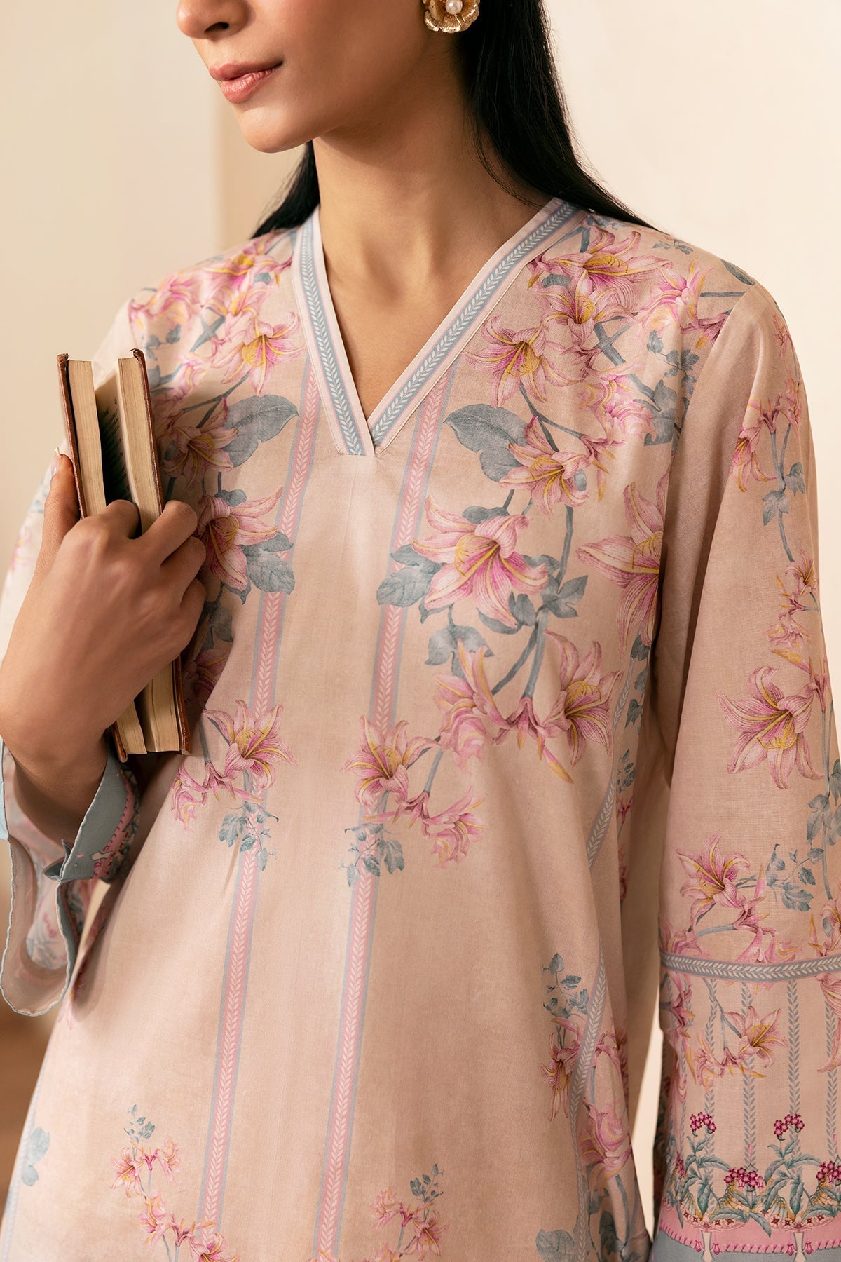 Sahar | Selene 25 | Ivory Blossom - House Of Anaya
