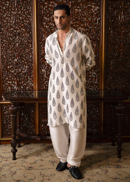 Hussain Rehar | Basic Not Basic | Ivy