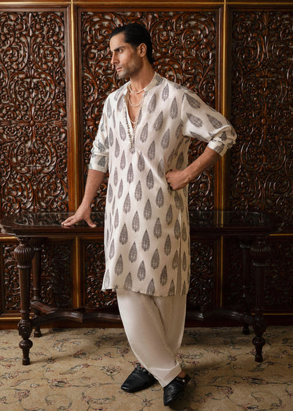 Hussain Rehar | Basic Not Basic | Ivy