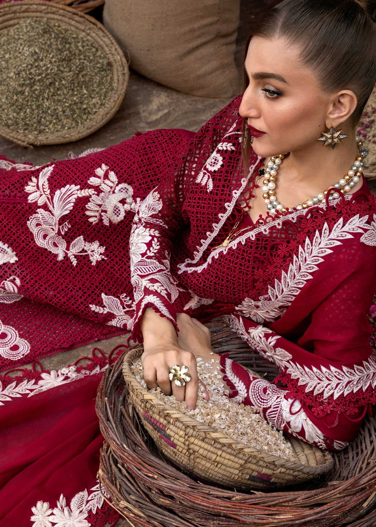 Crimson | Tasawar 25 | ONE TRUE LOVE - D6A