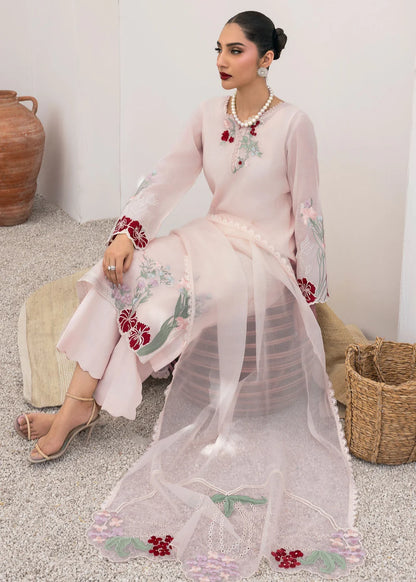 Saira Shakira | Rosea Casual Pret 25 | Petaline
