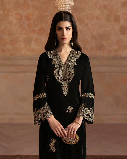 Faiza saqlain | Ismene formals | Vita