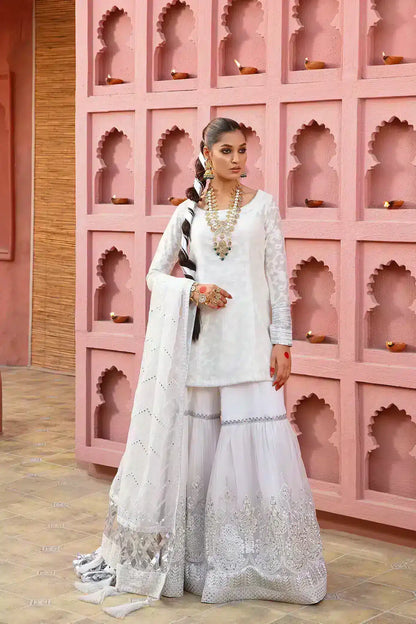 Nilofer Shahid | Nur e Subh Formals | Chandni - House Of Anaya