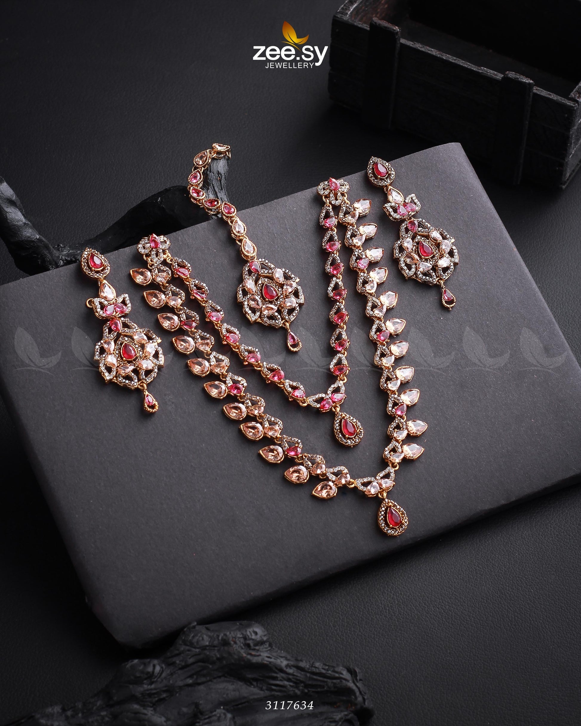 Urwa Hocane Necklace Set - Libasekhas