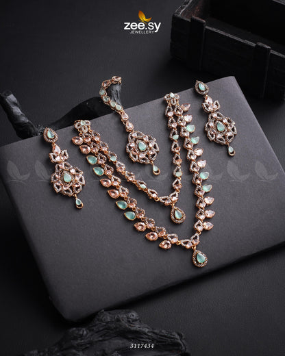 Urwa Hocane Necklace Set - Libasekhas