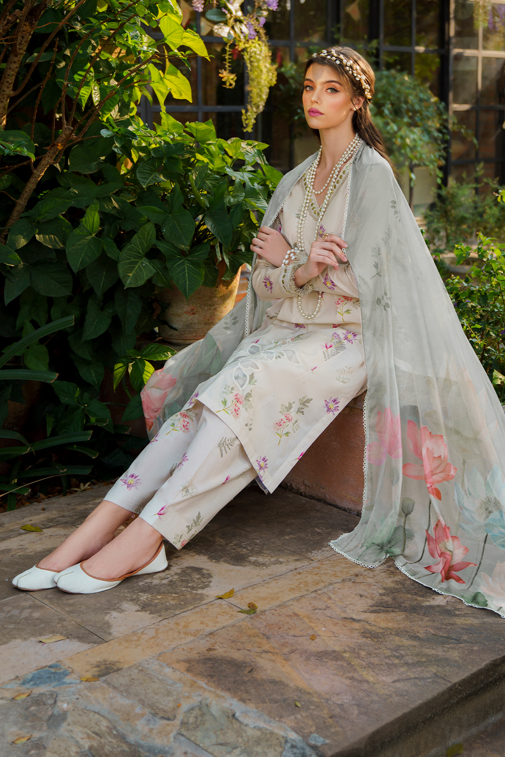 Iznik | Exclusive Lawn | UE-236 PRINTED LAWN