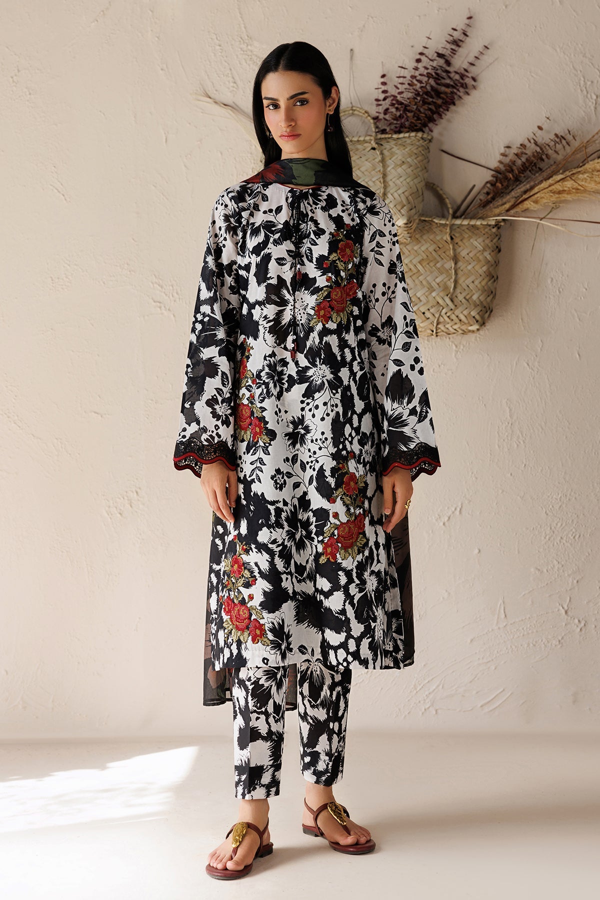 Baroque | Embroidered Lawn | SF-4517