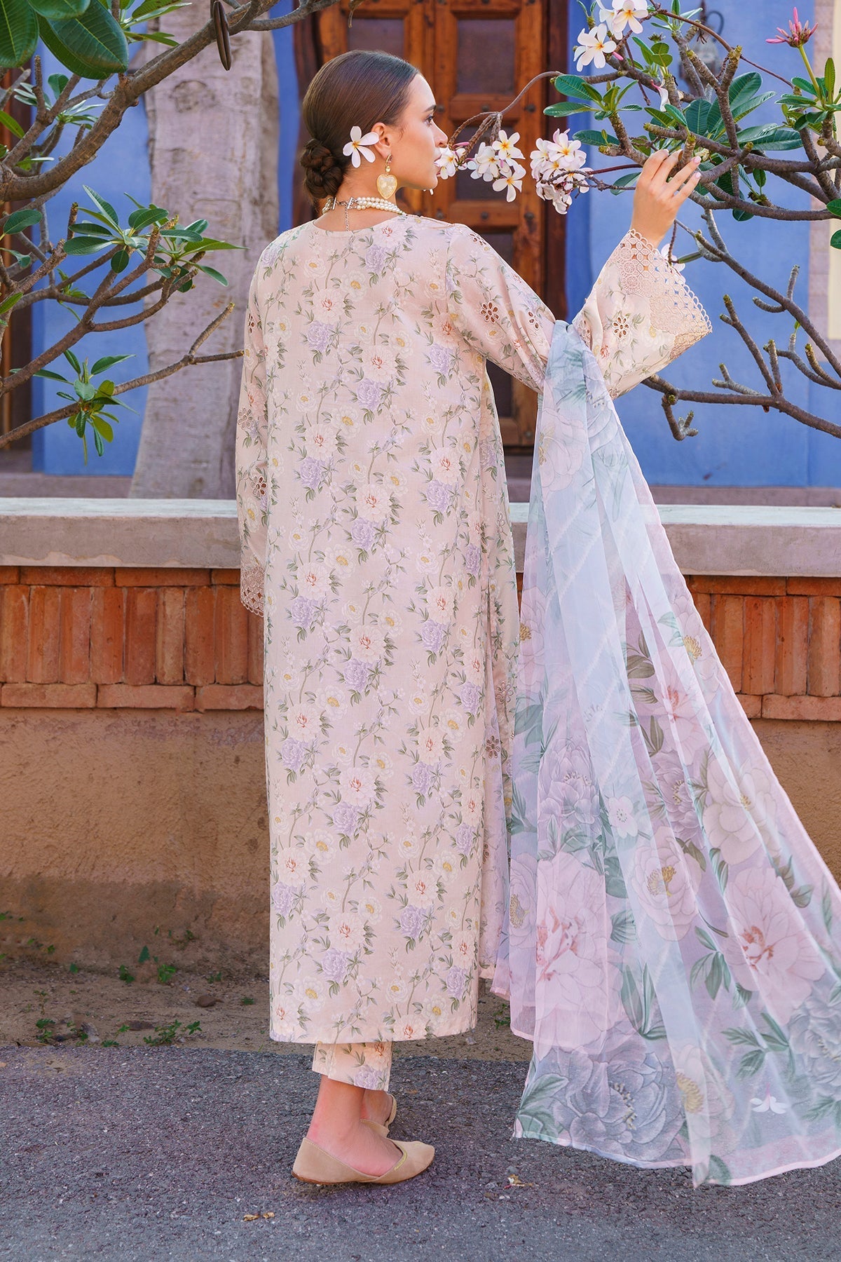 Baroque | Embroidered Lawn | SF-591