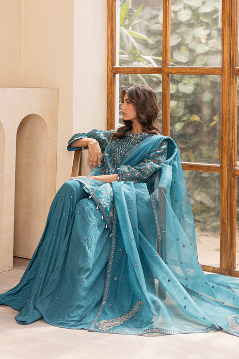 Emaan Adeel | Noore Festive Formals | MEHRIN