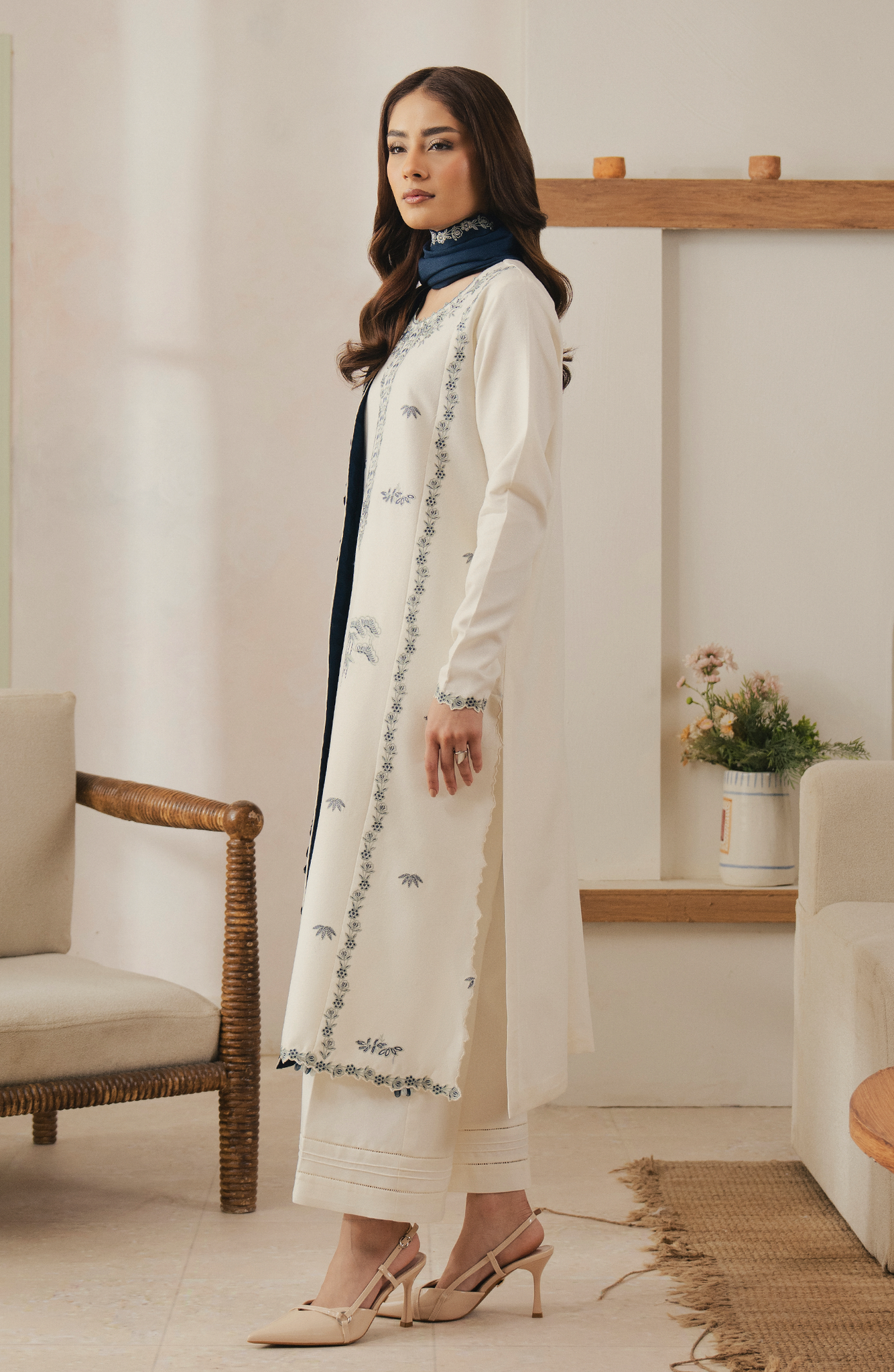 Seran | Winter Embroidered 25 | Ivrene