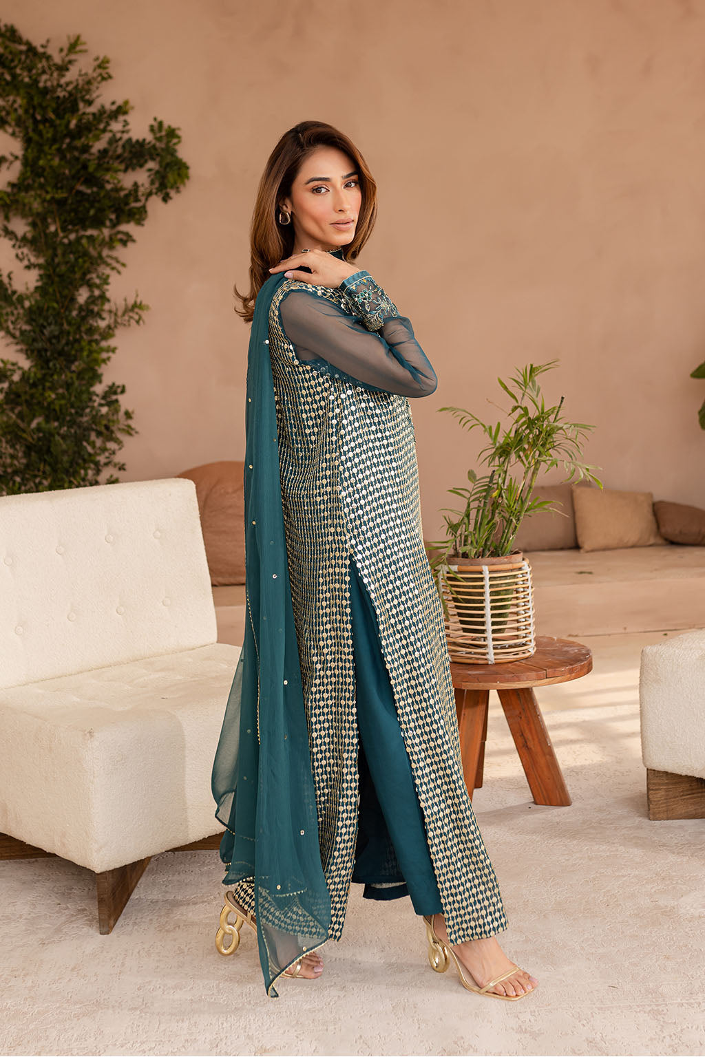 Vanya | Veranda Fromals |  VR-03