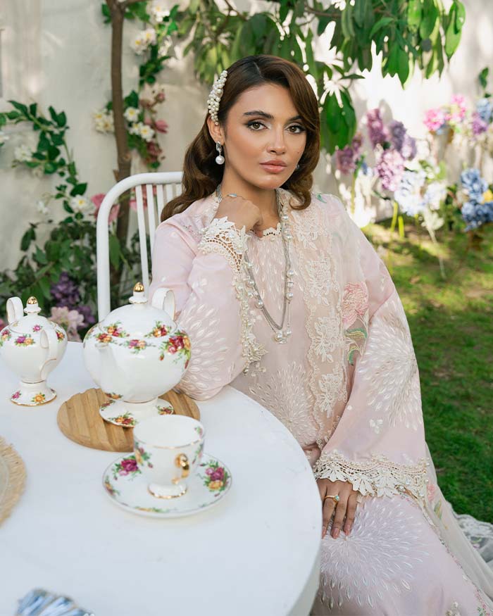 Zevk | Flora Festive Lawn | LOTUS