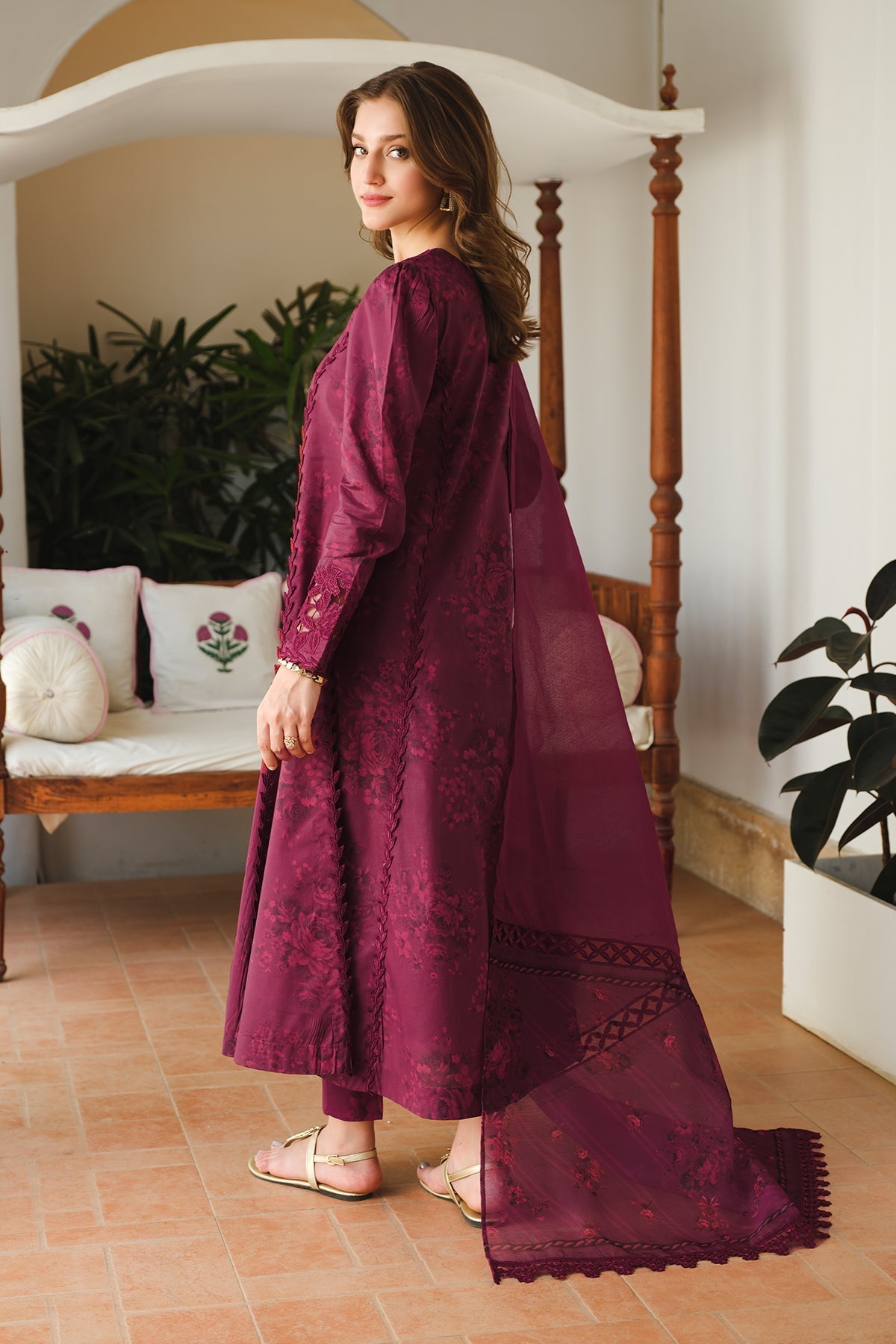 Baroque | Embroidered Lawn | SF-645