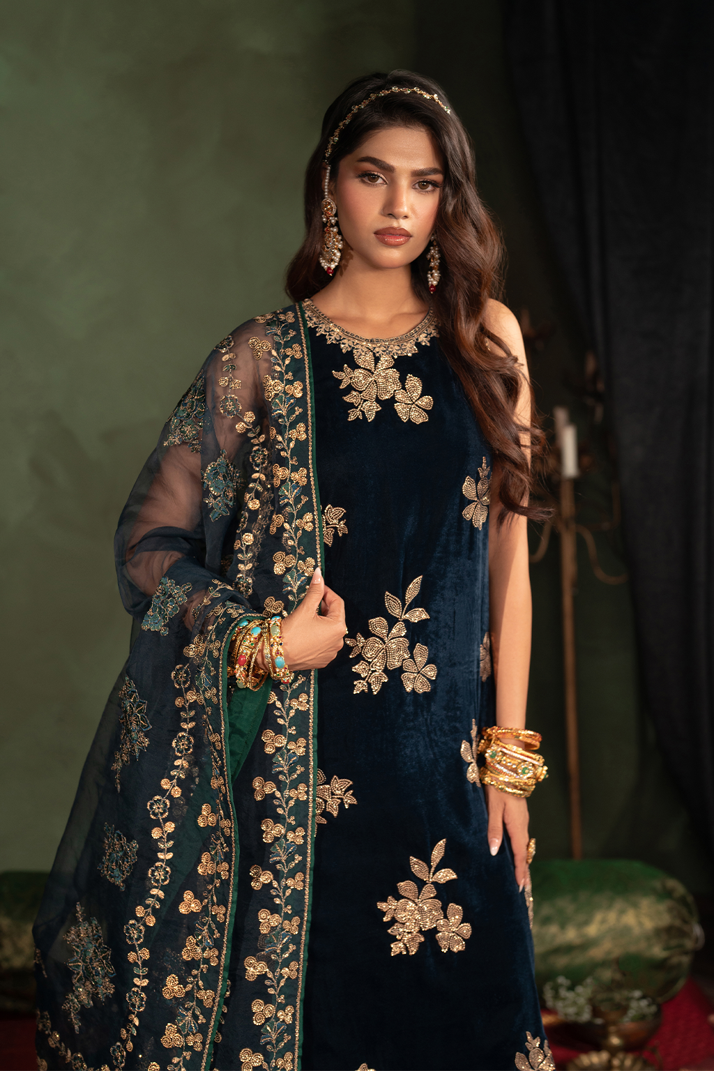 Iznik | Velvet 25 | IV-51 Embroidered Velvet