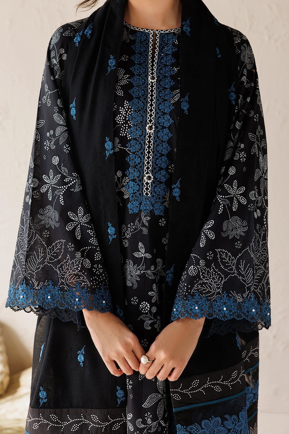 Baroque | Embroidered Lawn | SF-4518