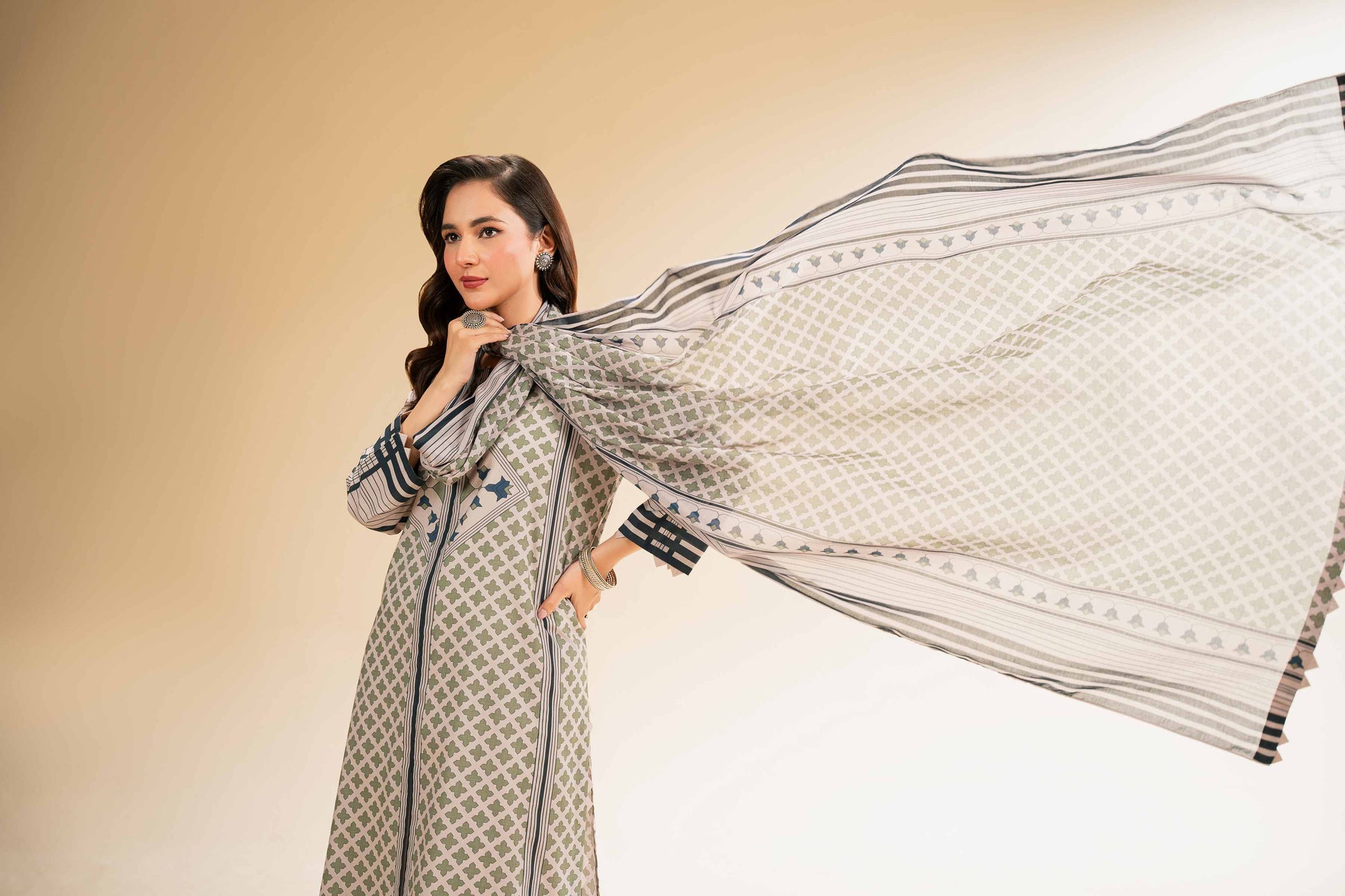 Nishat | Cross Season Edit | 42519173 - House Of Anaya