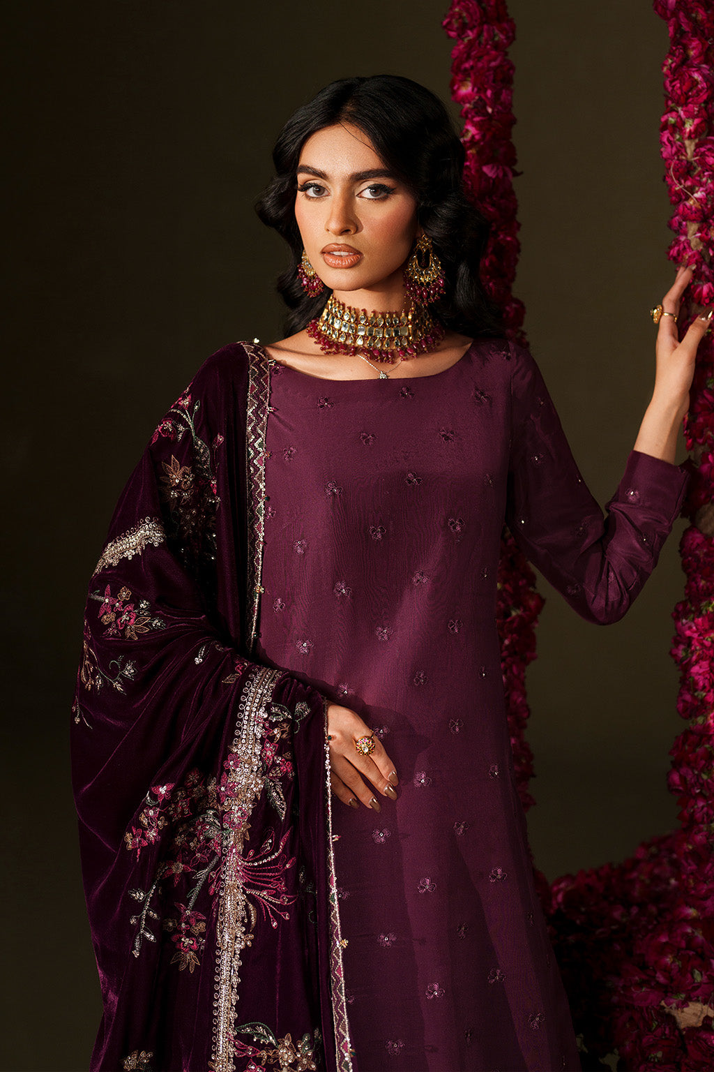 Iznik | Velvet 25 | IV-68 Embroidered Velvet