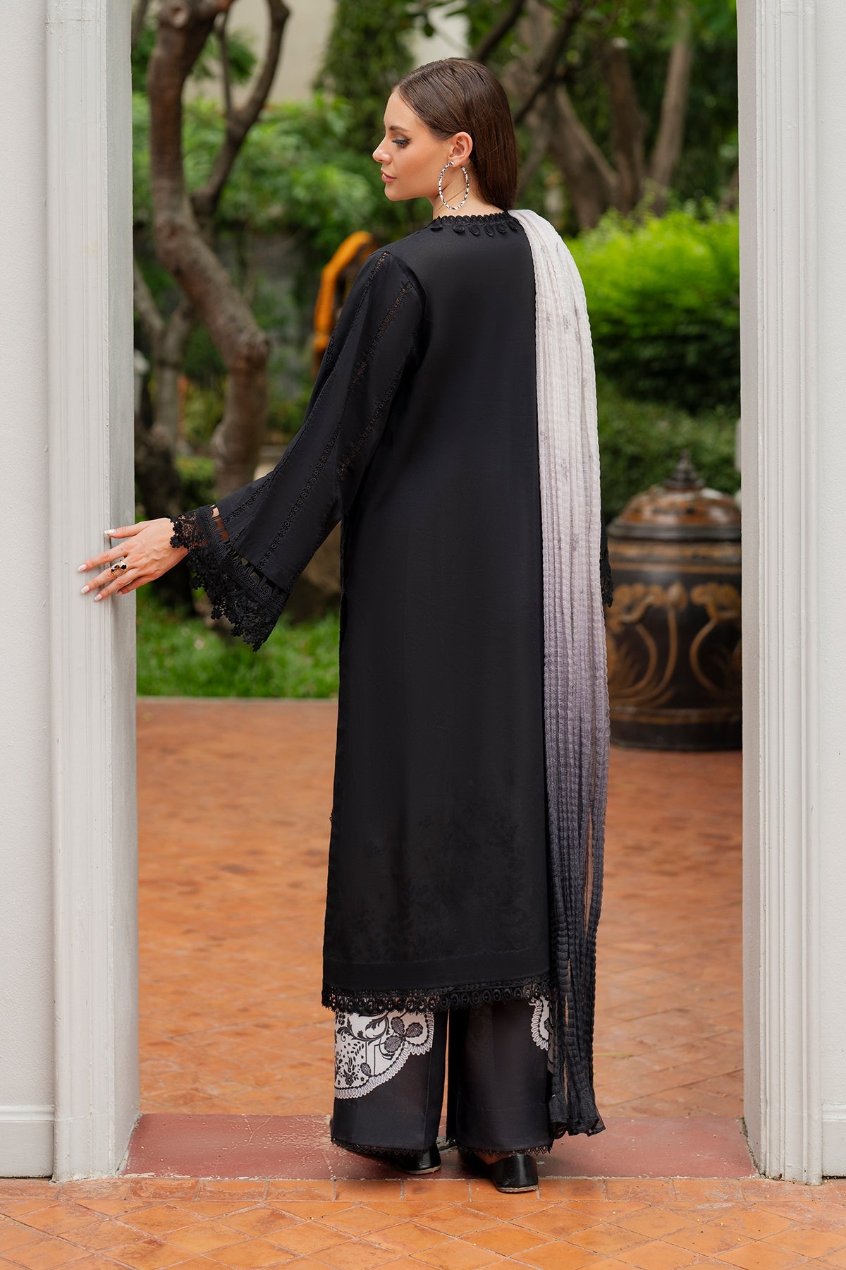 Baroque | Embroidered Lawn | SF-4194