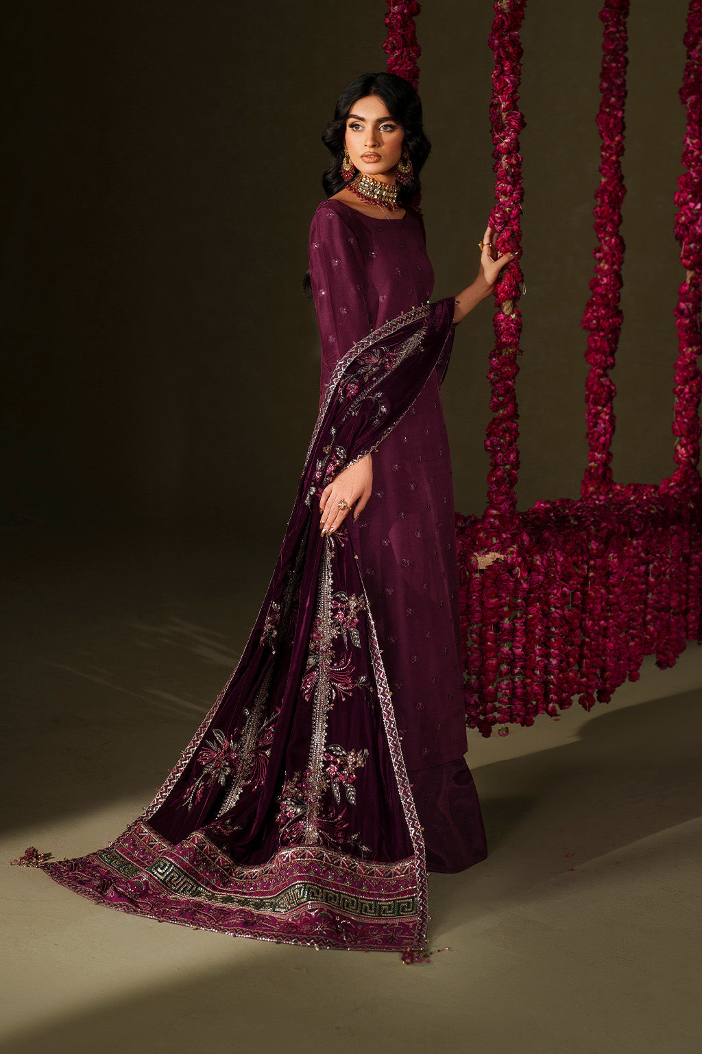 Iznik | Velvet 25 | IV-68 Embroidered Velvet