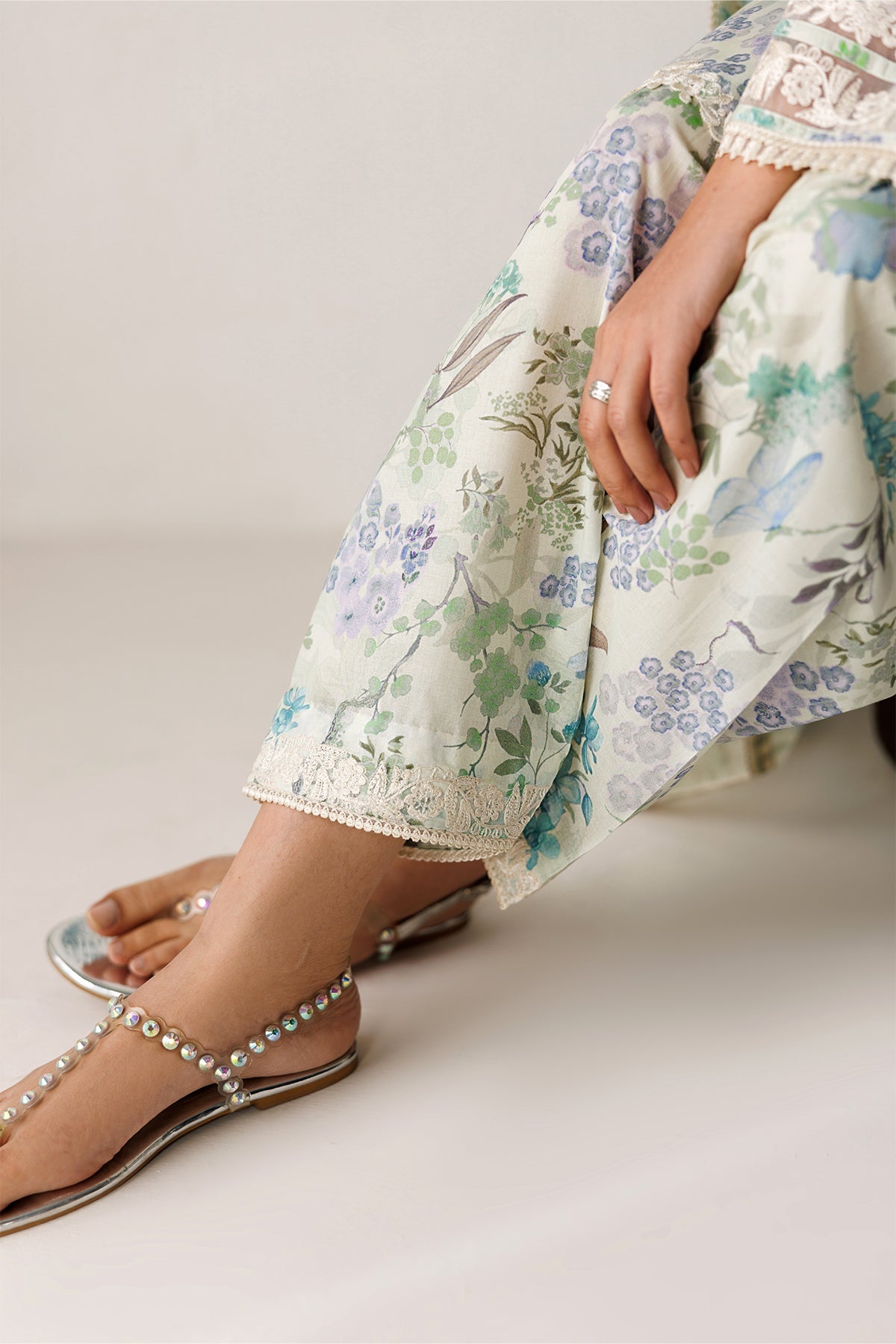 Baroque | Embroidered Lawn | SF-4417