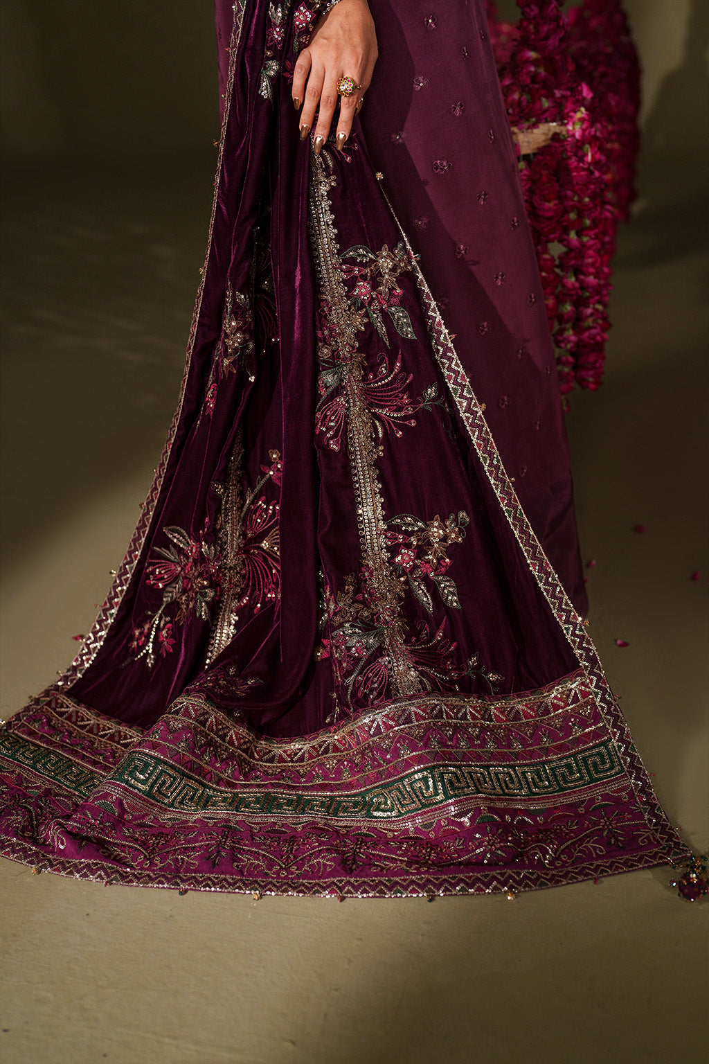 Iznik | Velvet 25 | IV-68 Embroidered Velvet