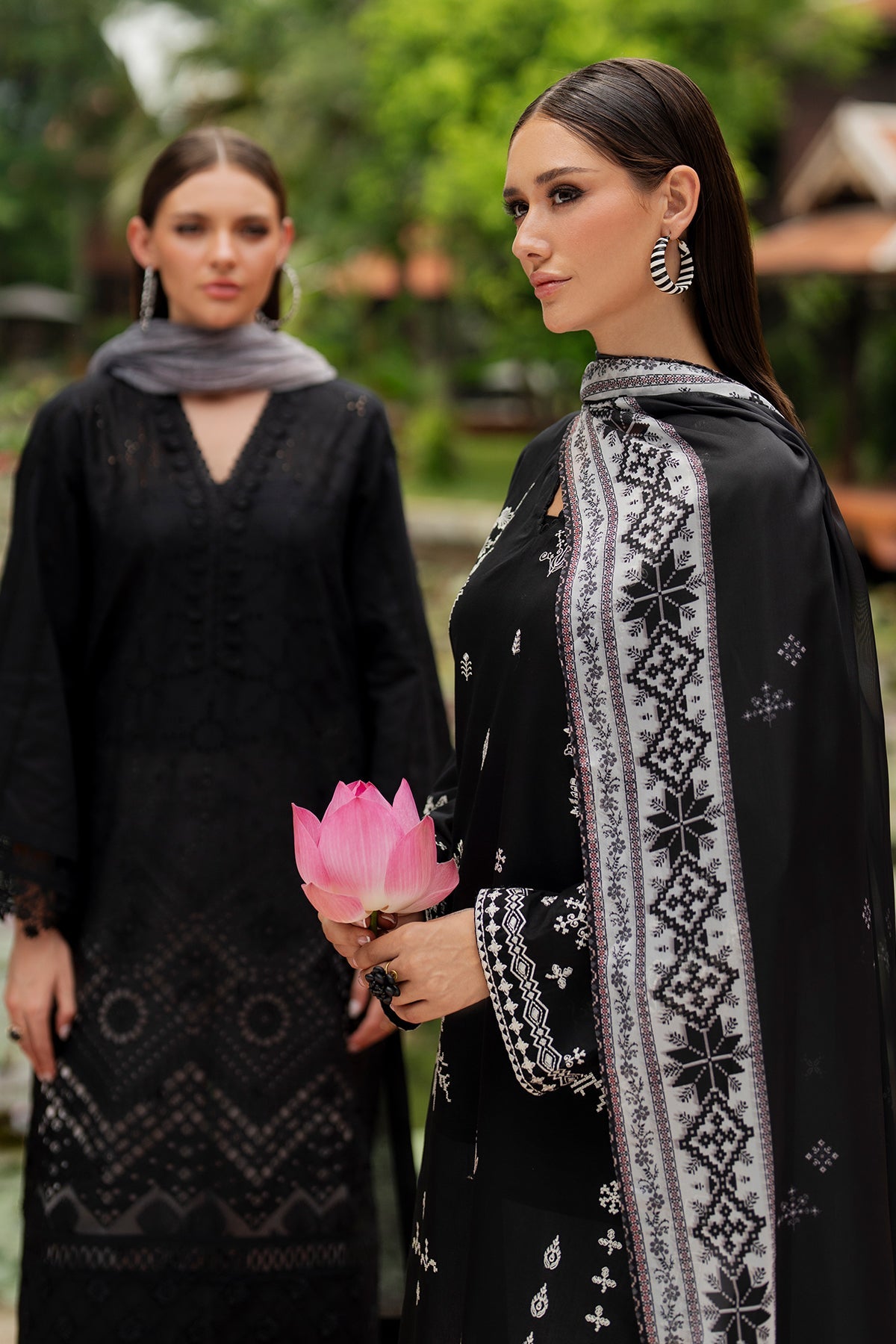 Baroque | Embroidered Lawn | SF-4194