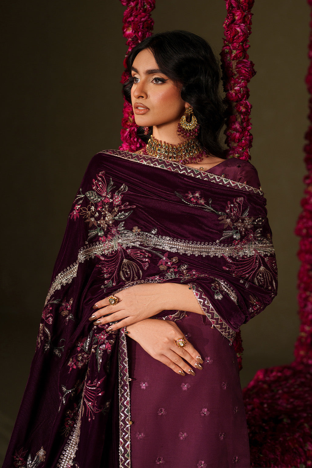 Iznik | Velvet 25 | IV-68 Embroidered Velvet