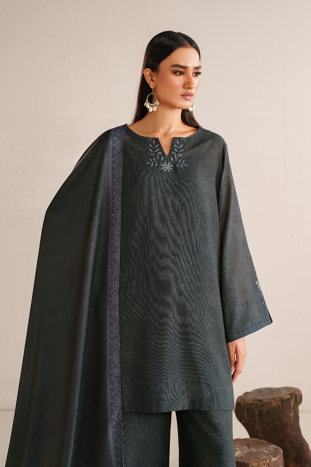 Iznik | Winter Chapter 25 | UE-572 Printed Khaddar