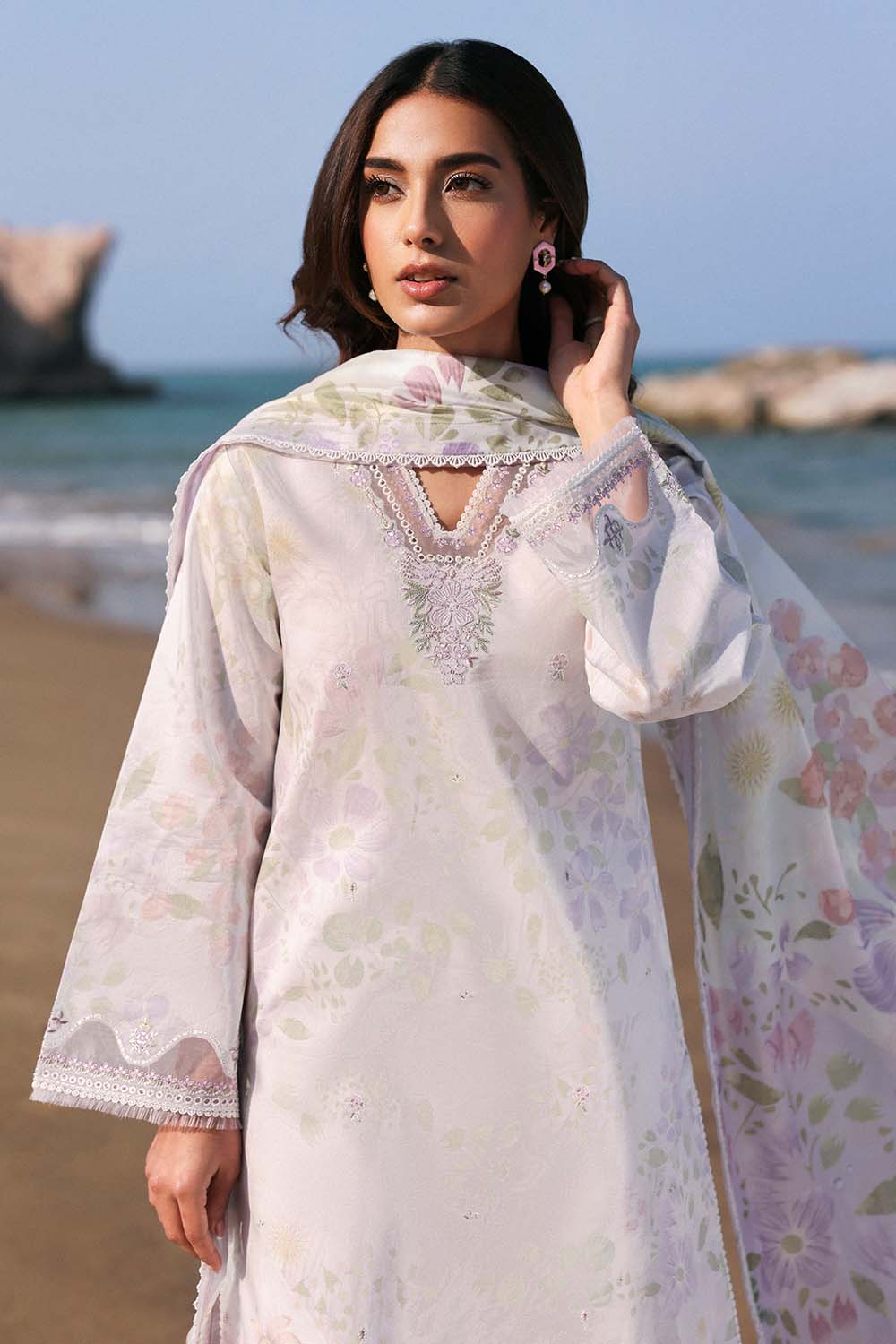 Seran | Afsanah Lawn 25 | HELIN