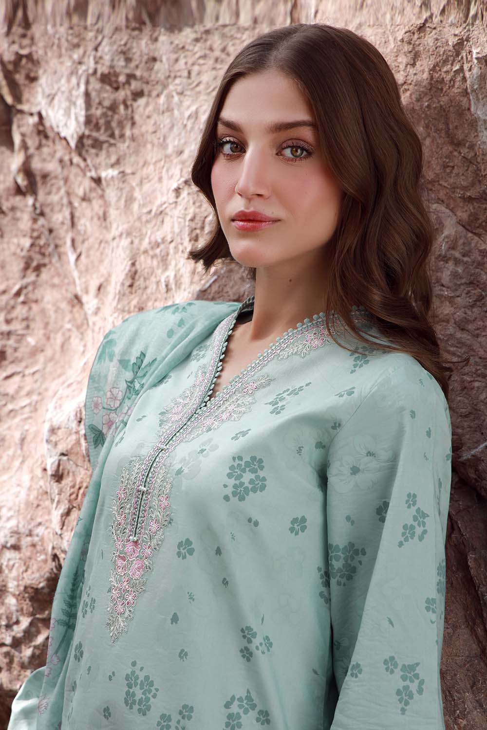 Seran | Afsanah Lawn 25 | NYLA - House Of Anaya