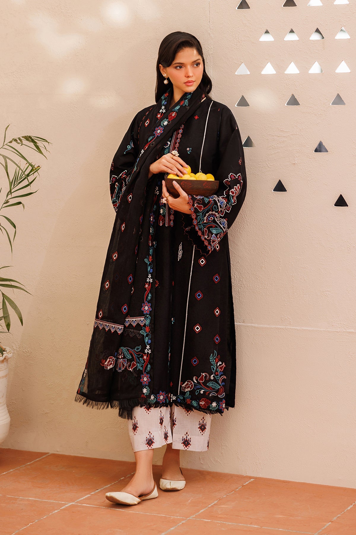 Baroque | Embroidered Lawn | SF-4391