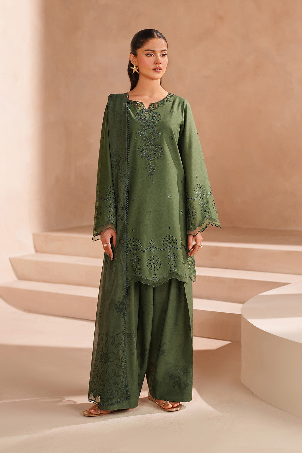 Iznik | Ramadan Edit | UE-603 Embroidered Lawn