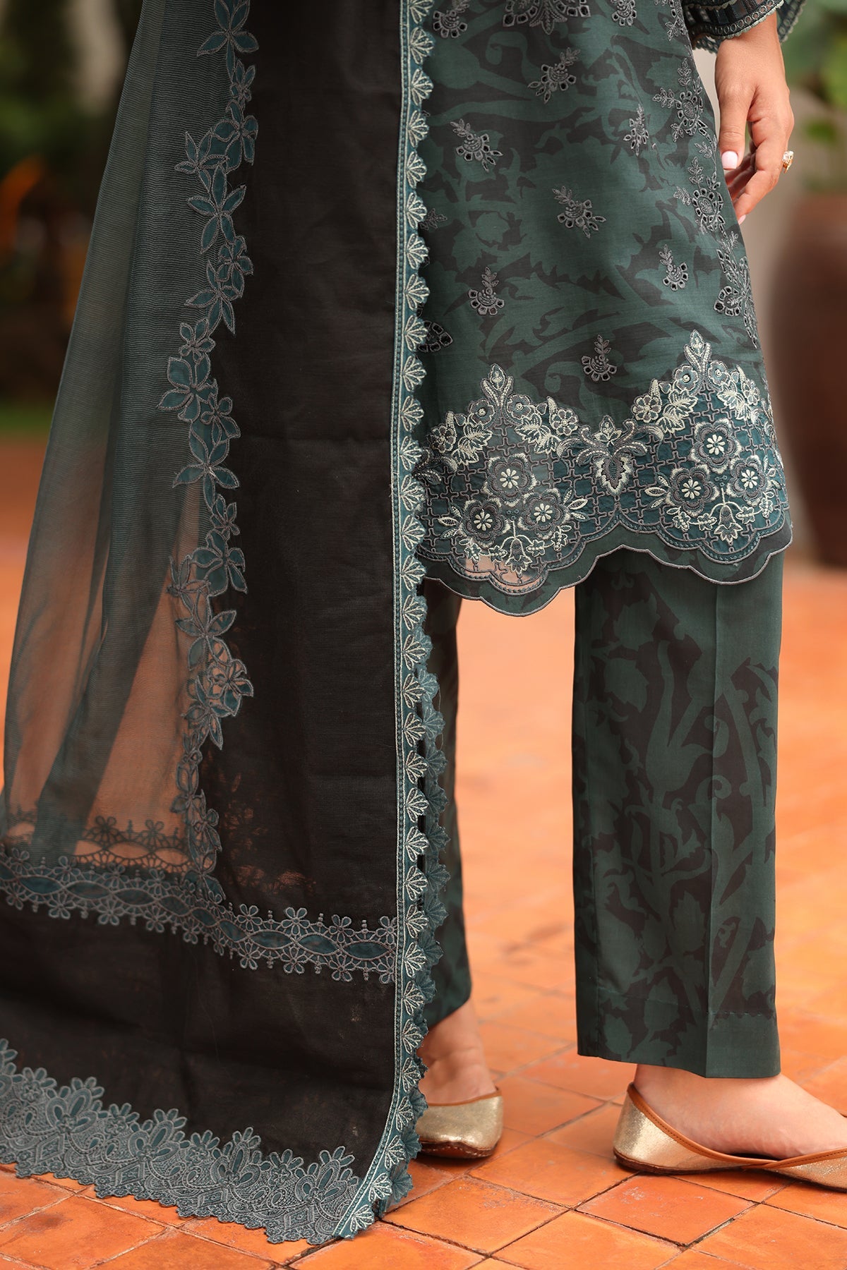 Baroque | Embroidered Lawn | SF-4253