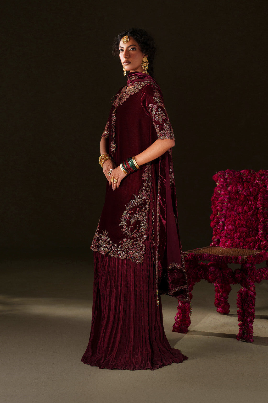 Iznik | Velvet 25 | IV-71 Embroidered Velvet