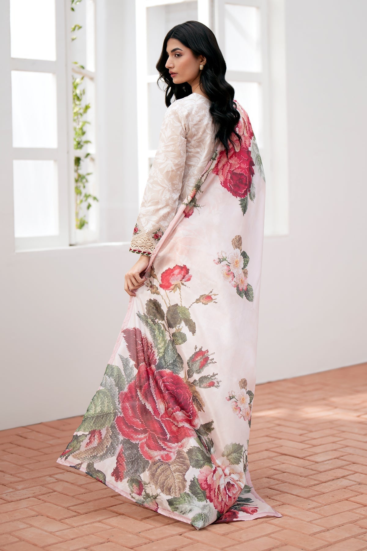 Baroque | Embroidered Lawn | SF-535