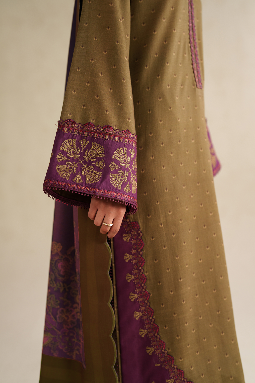 Iznik | Winter Chapter 25 | UE-573 Printed Khaddar