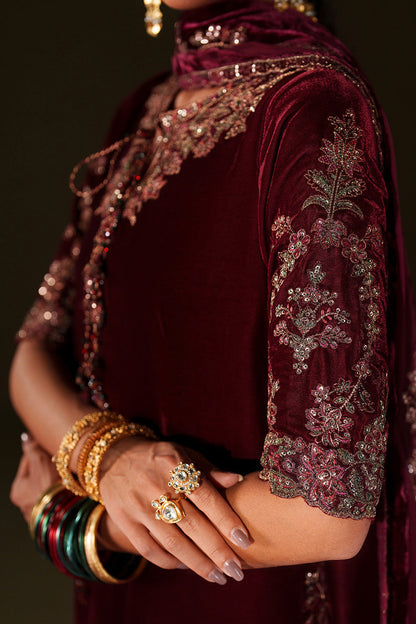 Iznik | Velvet 25 | IV-71 Embroidered Velvet