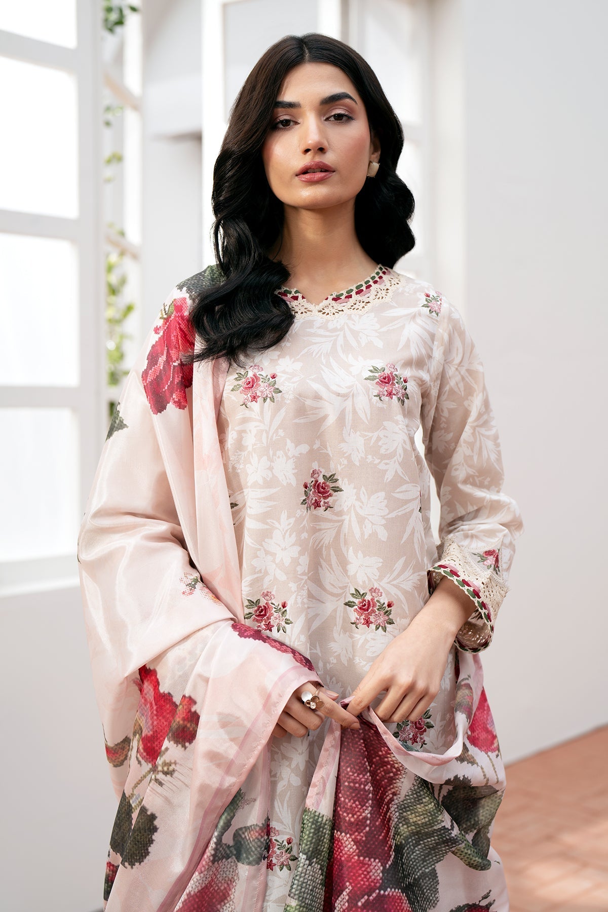 Baroque | Embroidered Lawn | SF-535