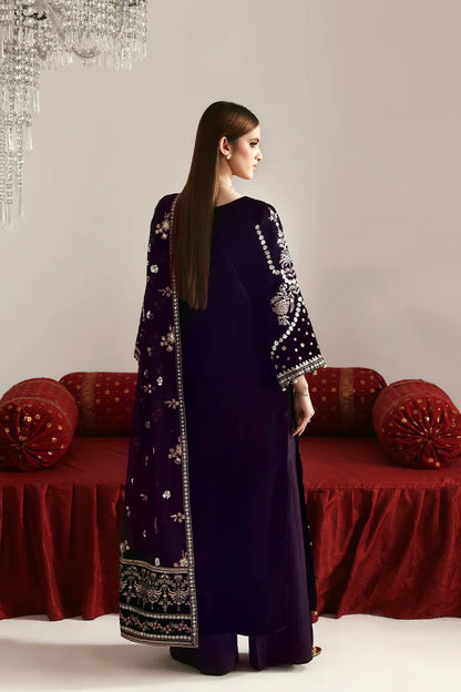 Emaan Adeel | Zarposh Velvet Collection | DILNAR
