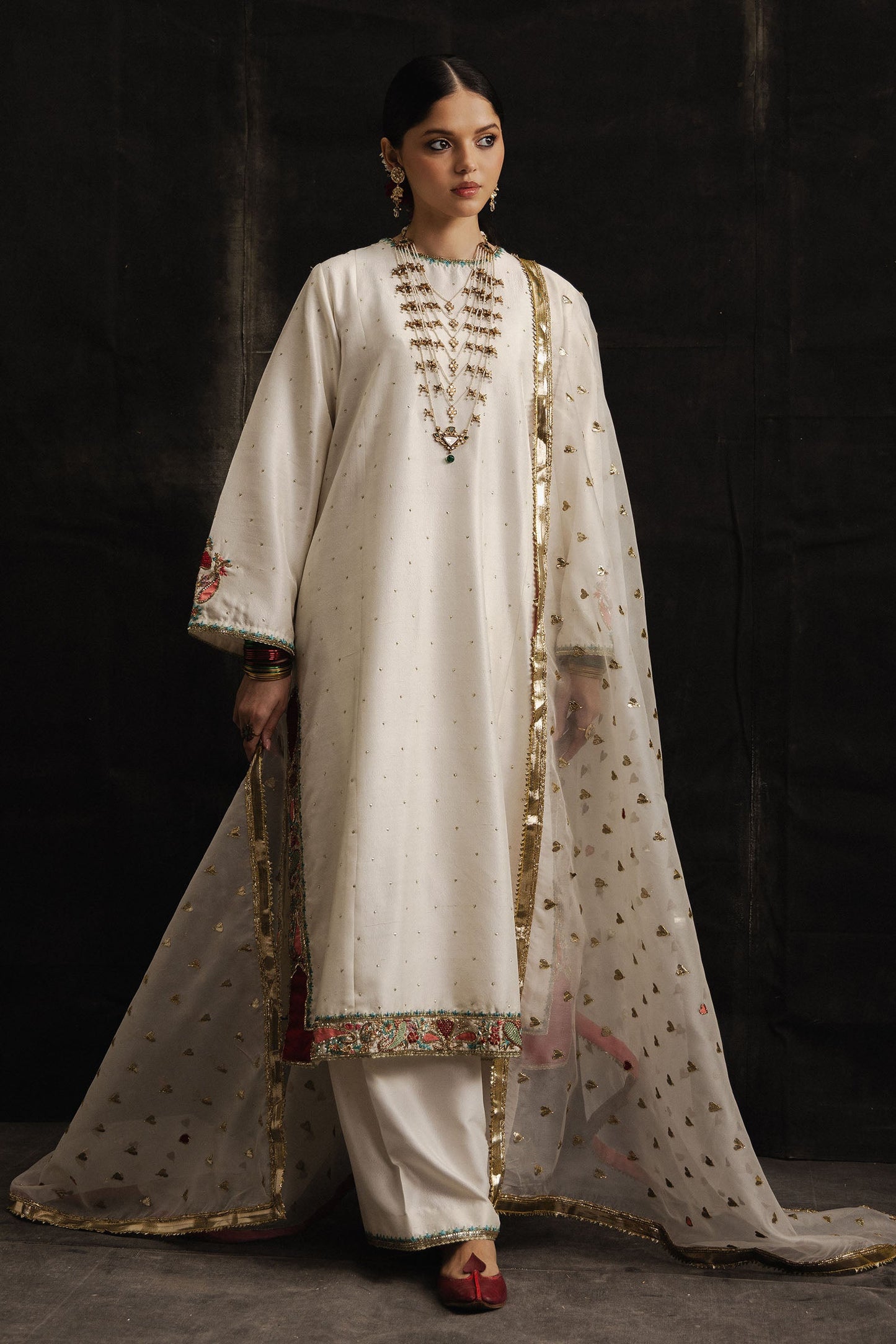 Zara Shahjahan | Studio Portraits | Peepal