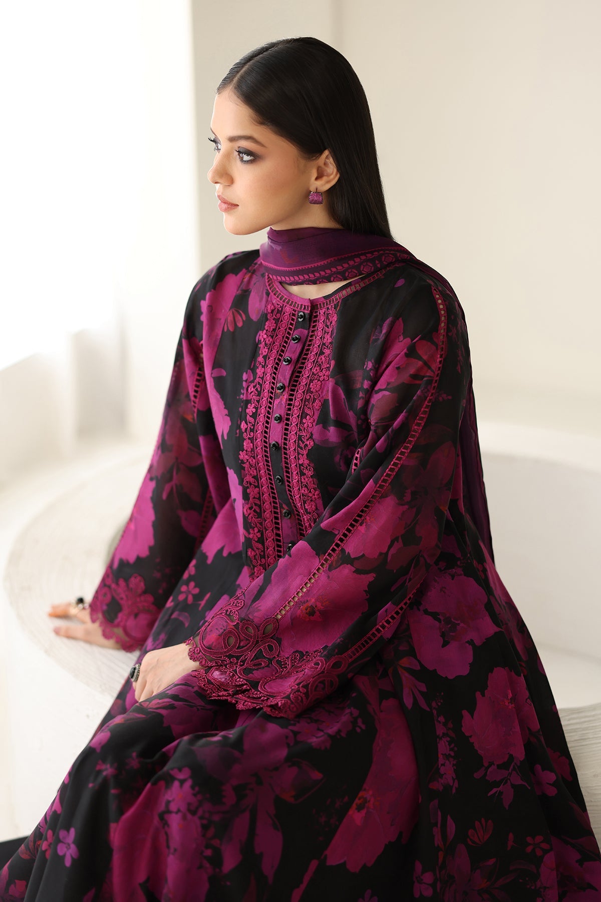 Baroque | Embroidered Lawn | SF-4174