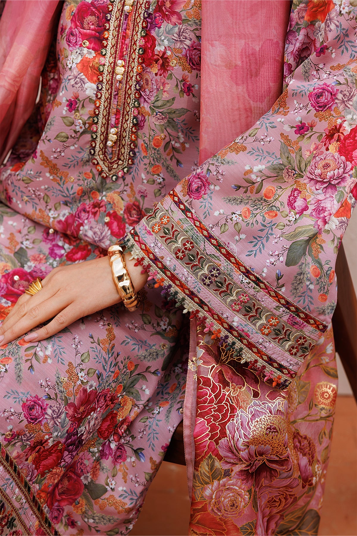 Baroque | Embroidered Lawn | SF-4398