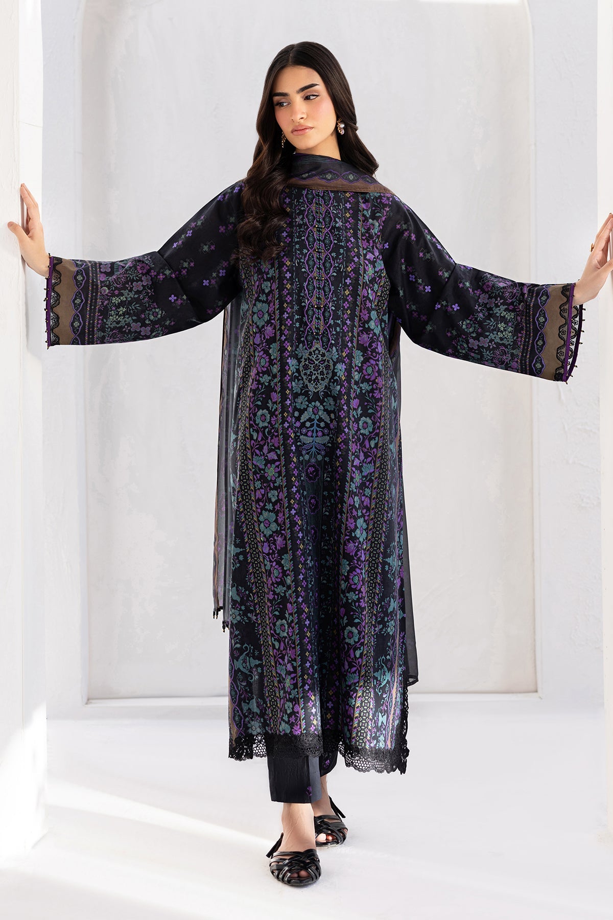 Baroque | Embroidered Lawn | SF-4453