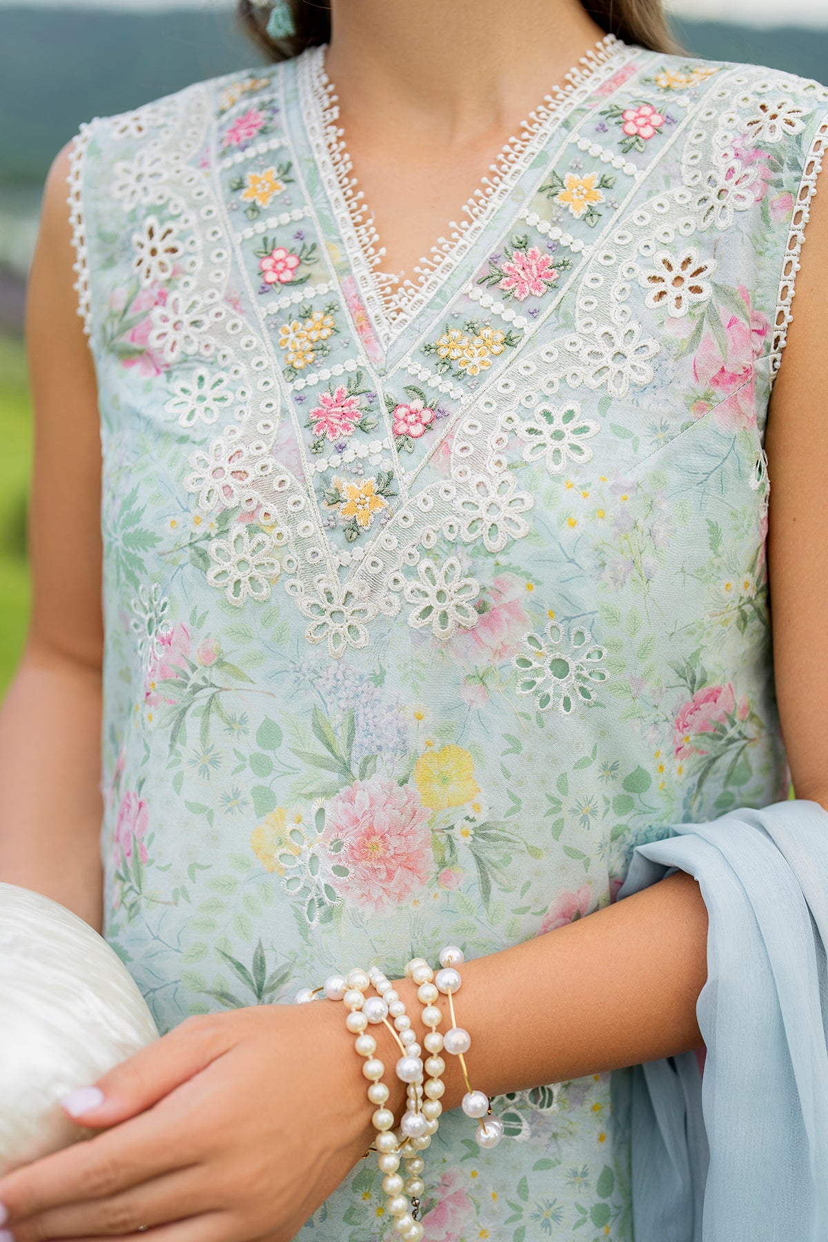 Baroque | Embroidered Lawn | SF-4217