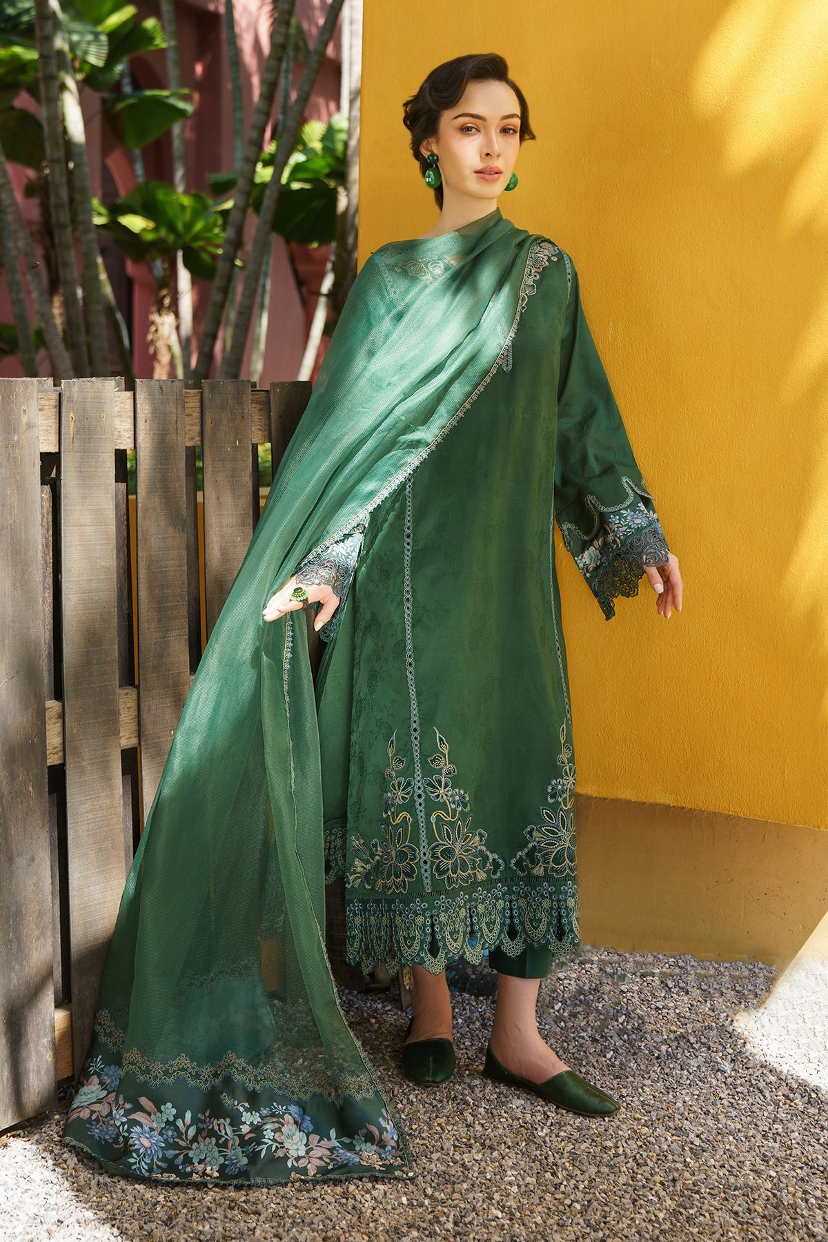 Baroque | Embroidered Lawn | SF-572