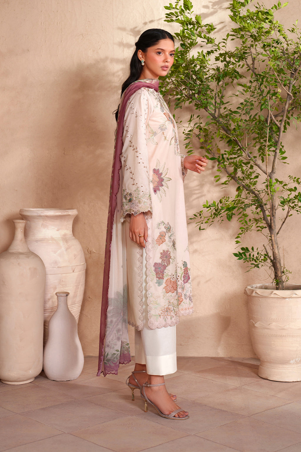 Iznik | Eid Lawn | EL-04 Embroidered Lawn